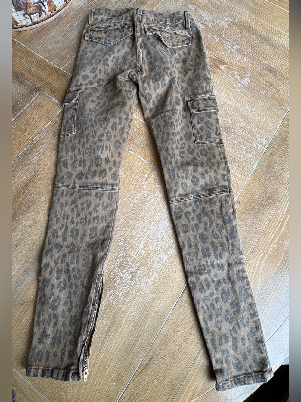 Frame Denim Leopard-Print Skinny Cargo Jeans - Brown - Picture 3 of 7